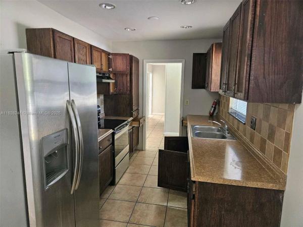 Kelsey City, 811 Evergreen Dr, Lake Park, Florida 33403, image 3