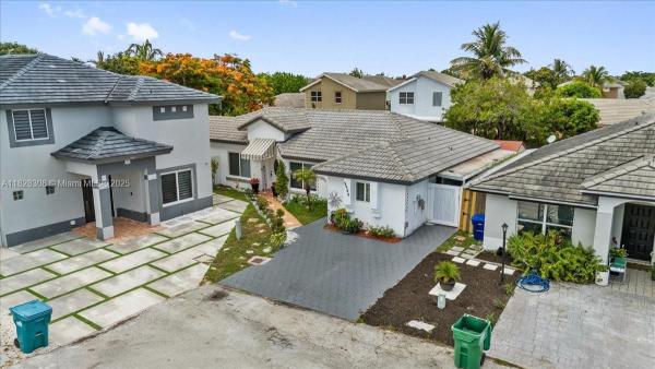 5259 NW 184th Ln, Miami Gardens, Florida 33055, image 1