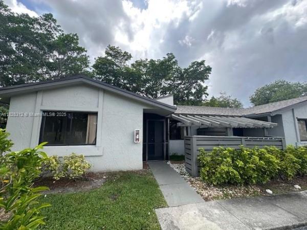 Villas Of Bonaventure, 453 Lakeview Dr #1, Weston, Florida 33326, image 1