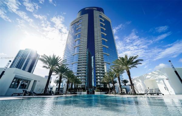 Paramount Miami Worldcenter, 851 NE 1st Ave #2404, Miami, Florida 33132, image 1