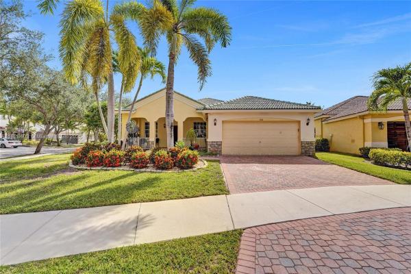Laurel Ridge, 4122 Laurel Ridge Cir, Weston, Florida 33331, image 2