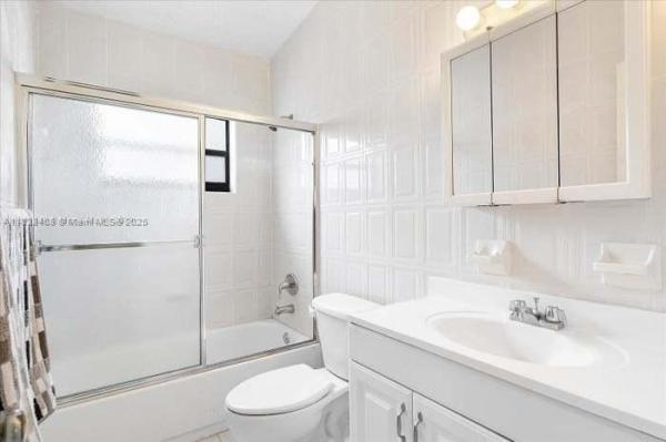 450 NE 175th St, Miami, Florida 33162, image 1