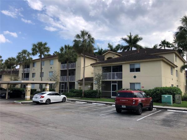 Pinehurst Club, 470 S Park Rd #7-308, Hollywood, Florida 33021, image 1
