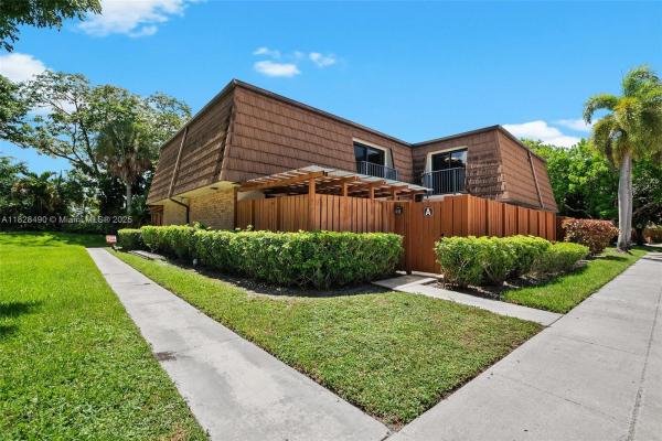 Ridgewood, 9112A SW 20th St, Davie, Florida 33324, image 1