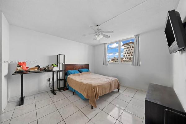 1700 NE 191 St #403, Unincorporated Dade County, Florida 33179, image 1