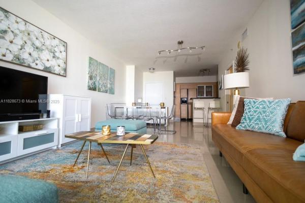 One Miami East, 335 S Biscayne Blvd #2200, Miami, Florida 33131, image 1