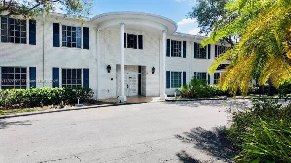 Imperial Point Colonnades, 2250 NE 66th St #1504, Fort Lauderdale, Florida 33308, image 2