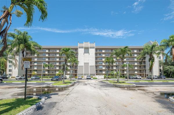 Rolling Hills Golf And Tennis Club, 3150 W Rolling Hills Cir #307, Davie, Florida 33328, image 1