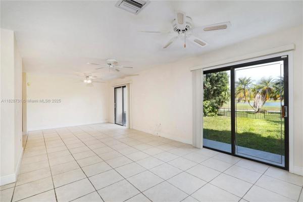 Briar Bay Townhouse Estates, 12935 SW 95th Ave, Kendall, Florida 33176, image 3