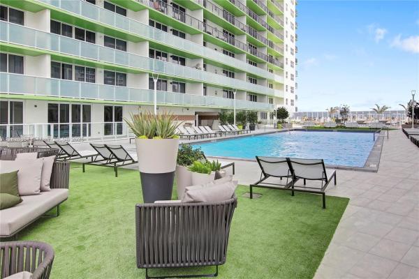 Bay Parc Plaza, 1756 N Bayshore Dr #37H, Miami, Florida 33132, image 1