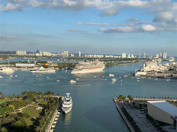 MarinaBlue, 888 Biscayne Blvd 2910, Miami, Florida 33132, image 1