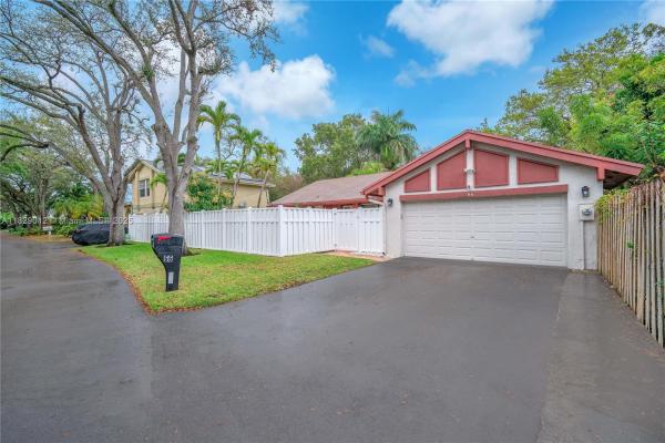 Paseo Verde, 66 Forest Cir, Cooper City, Florida 33026, image 1