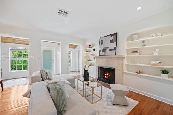 Oakland Grove, 8325 NE 3rd Ave, Miami, Florida 33138, image 2