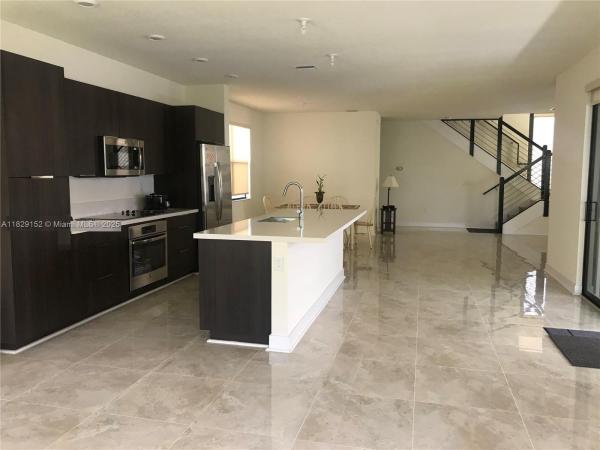 Pinnacle At Park Central, 10348 NW 76th Ter, Doral, Florida 33178, image 2