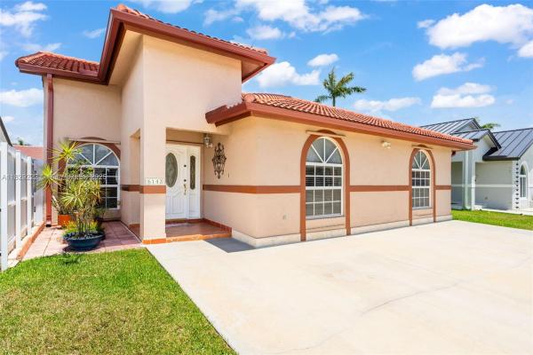 Bird Lakes South, 5143 SW 142nd Pl, Kendale Lakes, Florida 33175, image 3