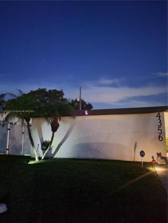 Nicholas Park, 4356 S Mary Cir, Palm Beach Gardens, Florida 33410, image 3