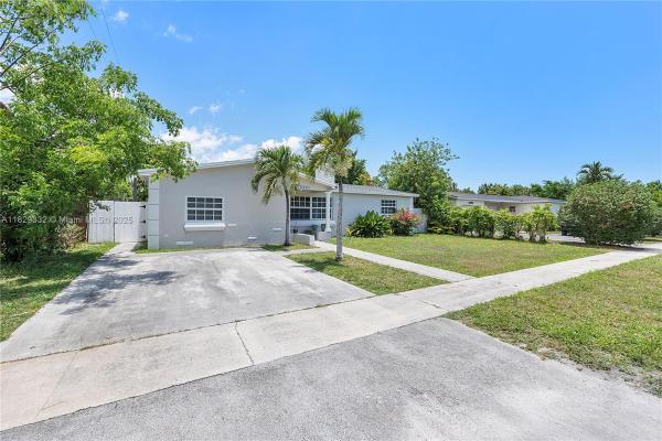 Oriole Estates, 3301 NW 42nd St, Lauderdale Lakes, Florida 33309, image 1