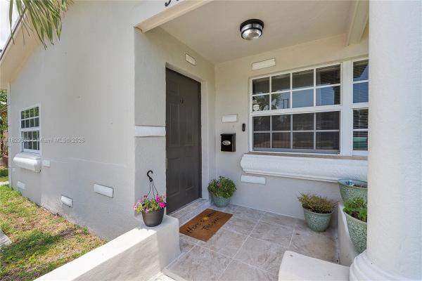 Oriole Estates, 3301 NW 42nd St, Lauderdale Lakes, Florida 33309, image 2
