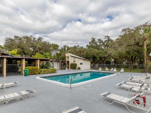 Hollywood Gardens, 3321 Simms St #13C, Hollywood, Florida 33021, image 2