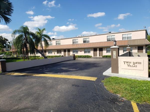 Twin Lakes Villas, 4100 NW 16th Ave #35, Oakland Park, Florida 33309, image 1