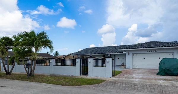 Rolling Oaks Estates, 19266 NW 18th Ave, Miami Gardens, Florida 33056, image 3