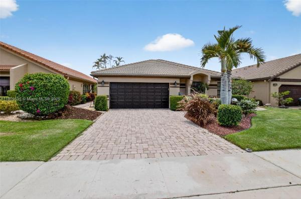 Boca Woods Country Club, 21387 Bridge View Dr, Boca Raton, Florida 33428, image 1