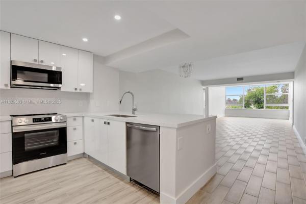 Cypress Reach At Palm-Aire, 4091 Cypress Reach Ct #301, Pompano Beach, Florida 33069, image 1