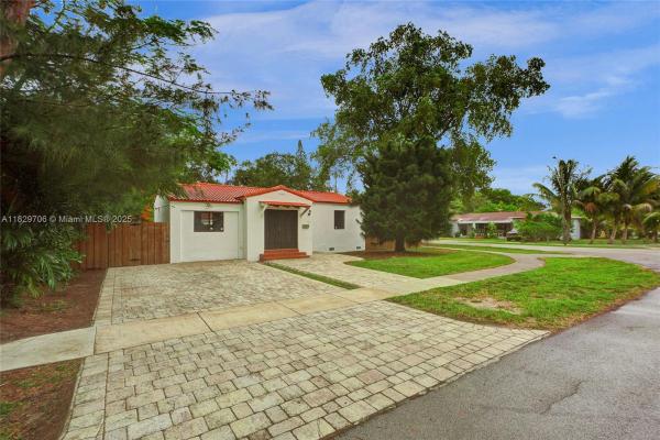 Melville Terrace, 871 NE 122nd St, North Miami, Florida 33161, image 3