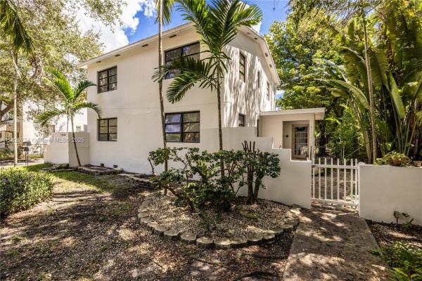 11643 NE 11th Pl #2, Biscayne Park, Florida 33161, image 1