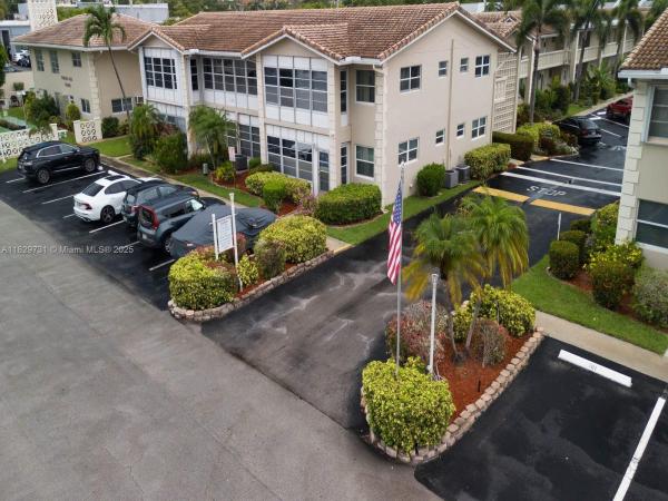 Venetian Park Gardens, 2121 NE 42nd Ct #202C, Lighthouse Point, Florida 33064, image 1