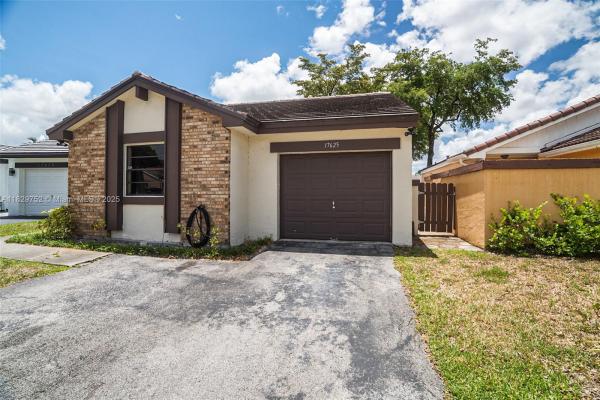 17625 NW 62nd Ct, Hialeah, Florida 33015, image 1