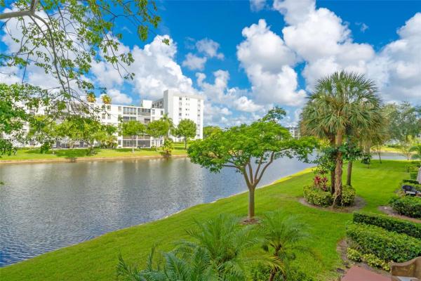 Gathering Place At Cypress Bend, 2106 S Cypress Bend Dr #203, Pompano Beach, Florida 33069, image 1