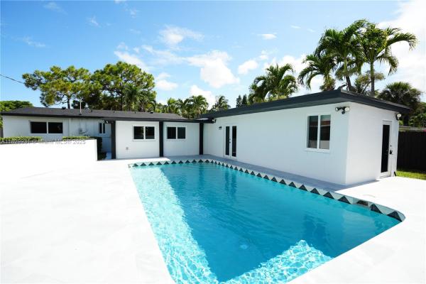 Lake Park Manor, 2573 Conroy Dr #N/A, North Palm Beach, Florida 33403, image 1