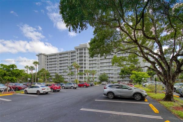 Palm-Aire Country Club 10, 4015 W Palm Aire Dr #506, Pompano Beach, Florida 33069, image 1