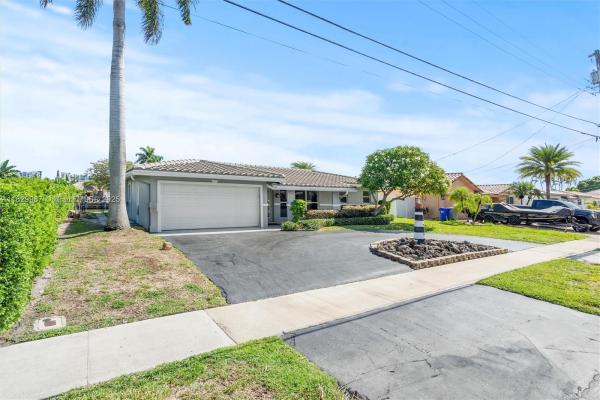 Garden Isles, 321 SE 4th St, Pompano Beach, Florida 33060, image 1