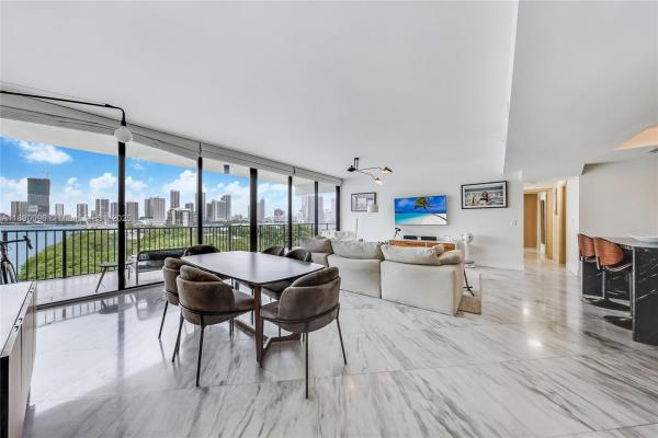 One Thousand Venetian Way, 1000 Venetian Way #708, Miami Beach, Florida 33139, image 3