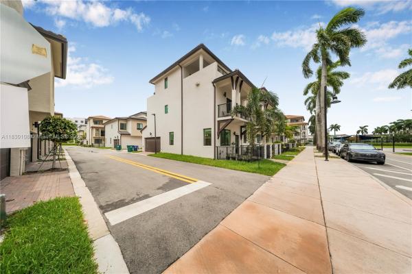 8368 Central Park Blvd, Doral, Florida 33166, image 3