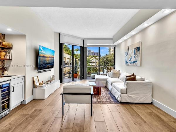 Terraces North Turnberry, 20191 E Country Club Dr #311, Aventura, Florida 33180, image 3