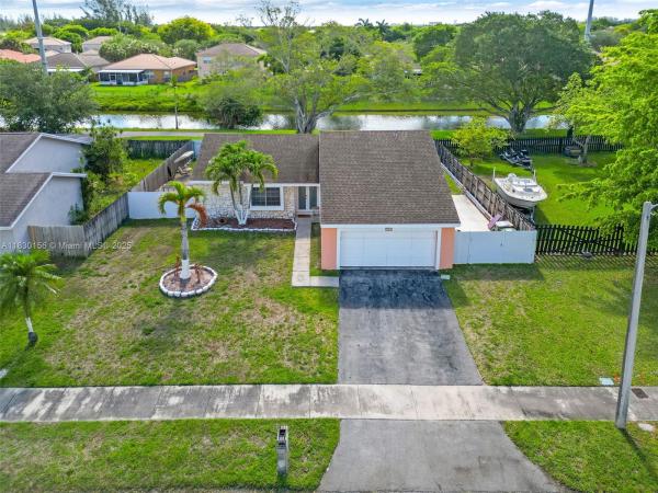1747 N Goldeneye Ln, Homestead, Florida 33035, image 1