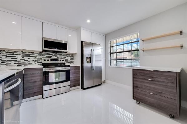 Courtyards In The Crossings, 11221 SW 132nd Ct W, The Crossings, Florida 33186, image 3