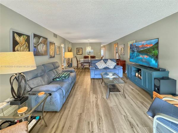 Lucaya Village, 2201 Lucaya Bnd #D2, Coconut Creek, Florida 33066, image 2