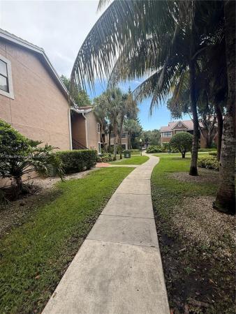 Vista Lago At The Hammocks, 15570 SW 105th Ln #1711, The Hammocks, Florida 33196, image 2