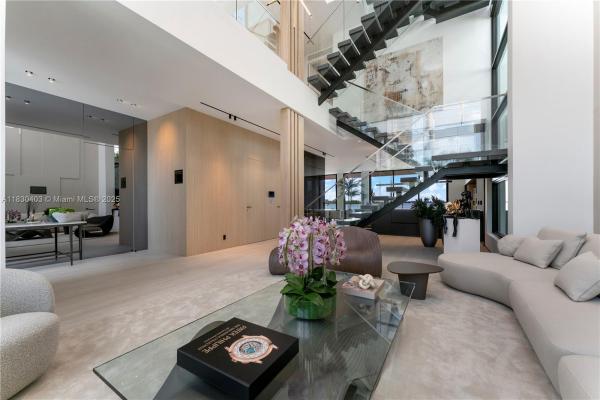 Leeward Cove, 1045 N Venetian Dr, Miami, Florida 33139, image 3