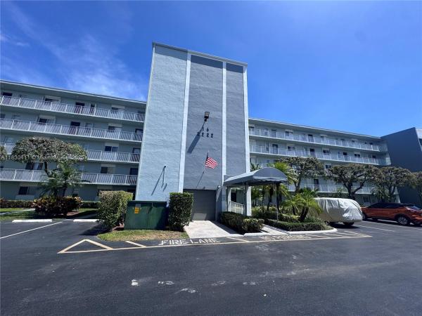 Water Chase At Cypress Bend, 2228 N Cypress Bend Dr #407, Pompano Beach, Florida 33069, image 2