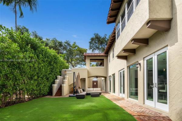 Riviera, 440 Rosaro Ave, Coral Gables, Florida 33146, image 1