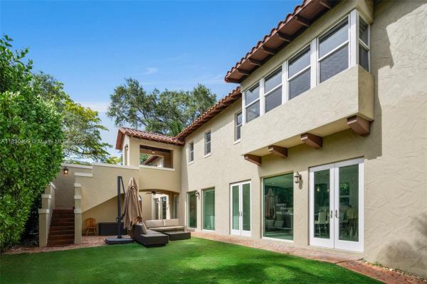 Riviera, 440 Rosaro Ave, Coral Gables, Florida 33146, image 2
