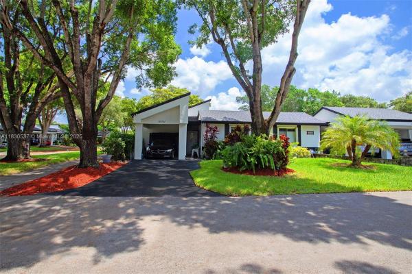 16041 Fairway Ter #121, Weston, Florida 33326, image 1