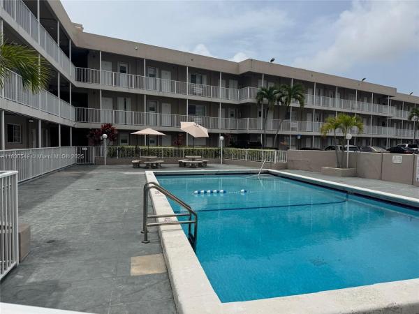 Santona, 6580 Santona St #A34, Coral Gables, Florida 33146, image 3