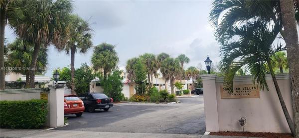 Miami Lakes Golf Course Village, 7423 Big Cypress Dr, Miami Lakes, Florida 33014, image 1