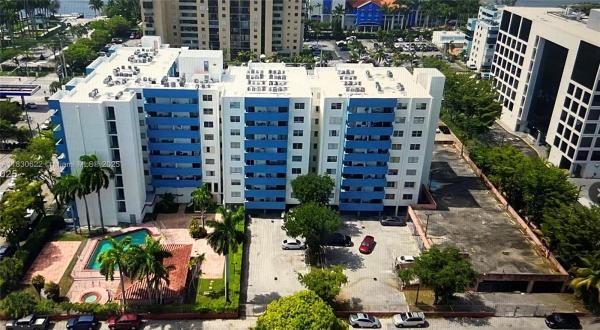 5050 Building, 5050 NW 7 St 709, Miami, Florida 33126, image 1